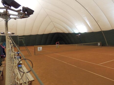 Шатер для теннисного корта
